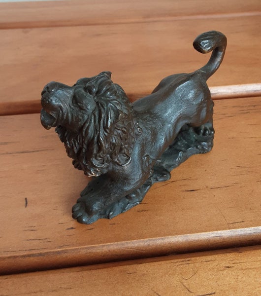 Bronze Lion. Carousel 3