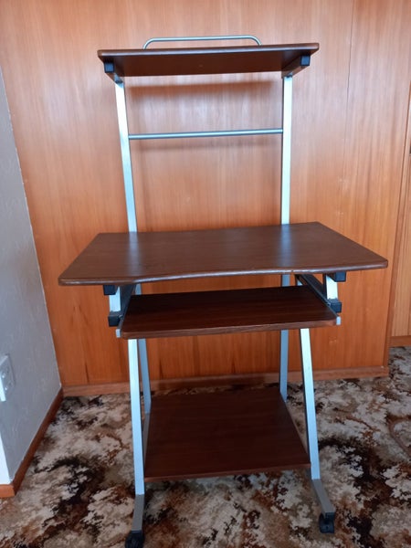 Computer Desk Carousel 1