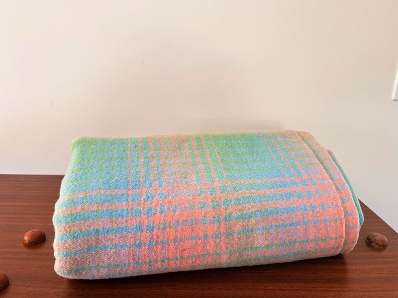 Vintage NZ Single Woollen Blanket Carousel 2