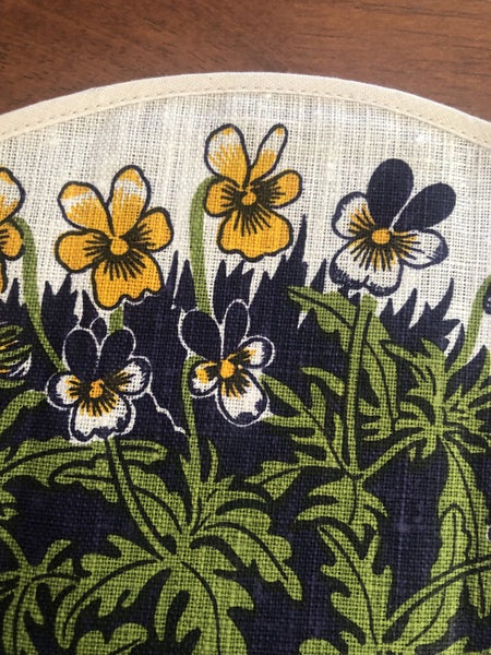 Round Pansy doilie Carousel 2