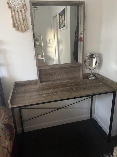 Desk with mirror Carousel 1