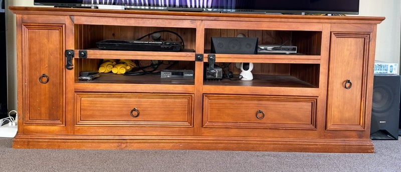 Early Settler Solid Wood TV Cabinet Carousel 1