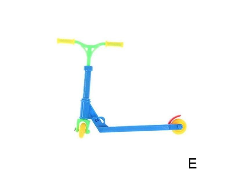 Plastic Mini Scooter Kids Toy Two Wheel Scooter Children's Educational Toys Carousel 1