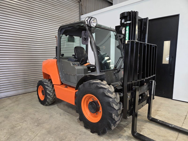 AUSA C251 2.5 Ton All Terrain Forklift Carousel 6