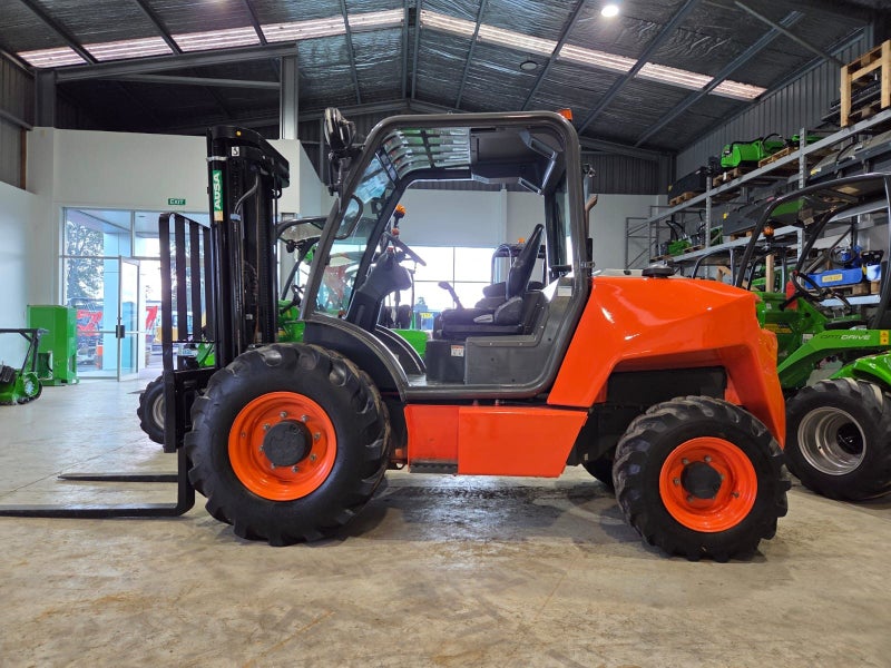AUSA C251 2.5 Ton All Terrain Forklift Carousel 1