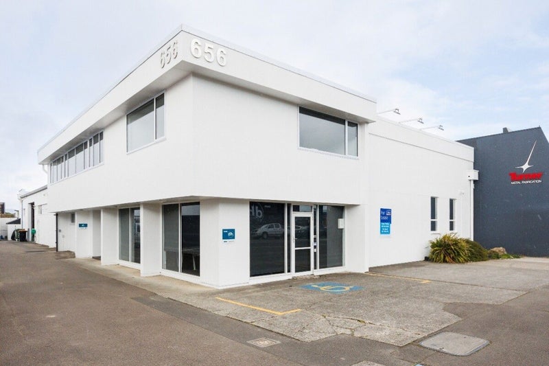 Image 1 of 20