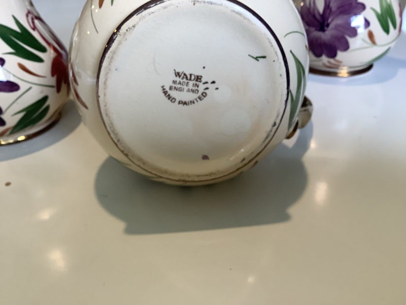 Wade Antique Jugs Carousel 1