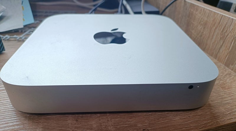 MacMini 2.3GHz i7 8GB Intel HD graphics Carousel 3
