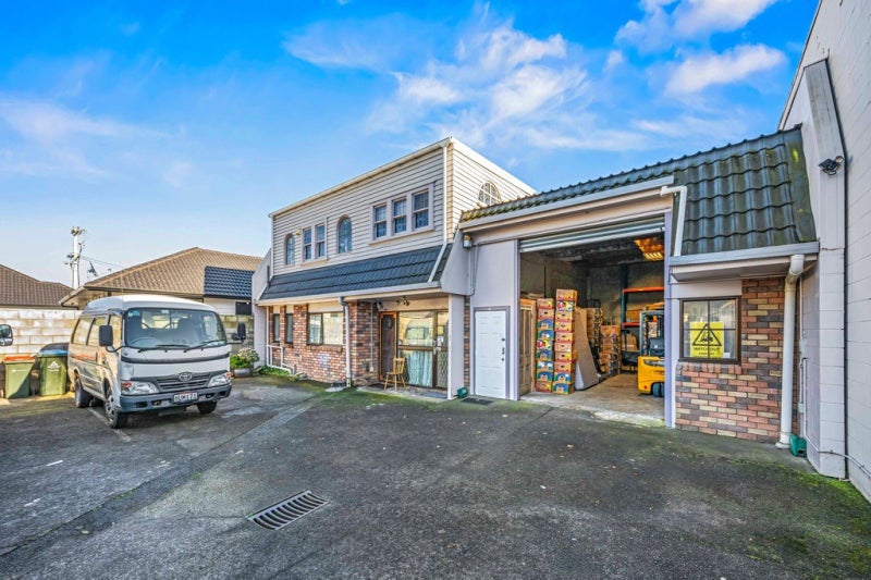 Image 1 of 20
