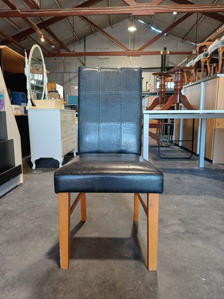 Leather Chair Carousel 1