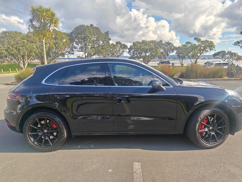 2016 Porsche Macan Turbo63613204850817114