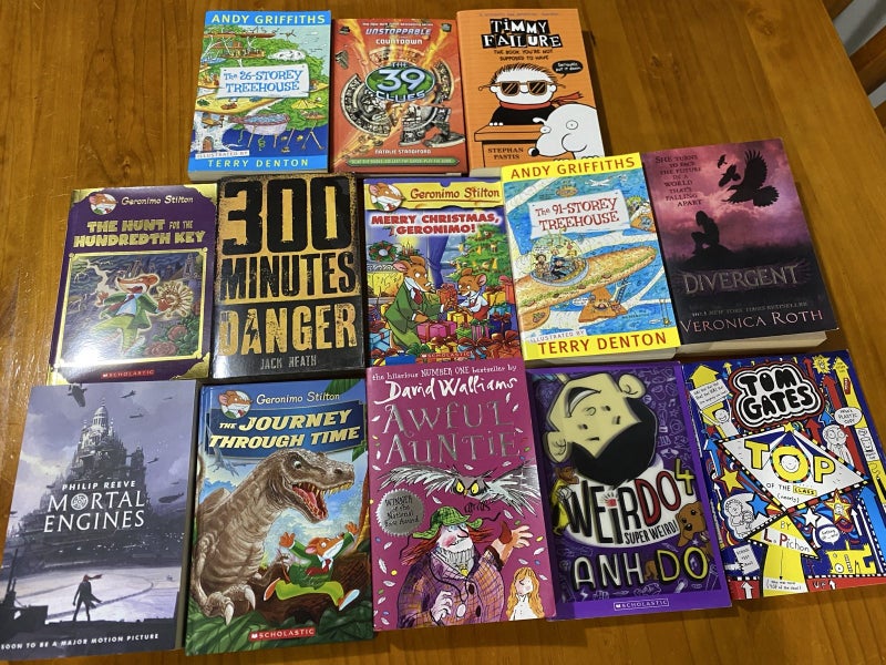 Bulk lot of books. 13x books. Carousel 1