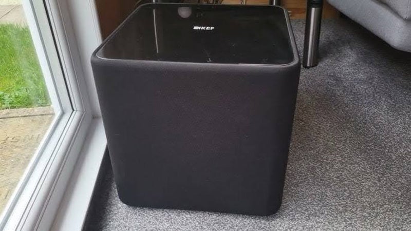 KEF subwoofer 12B Carousel 1