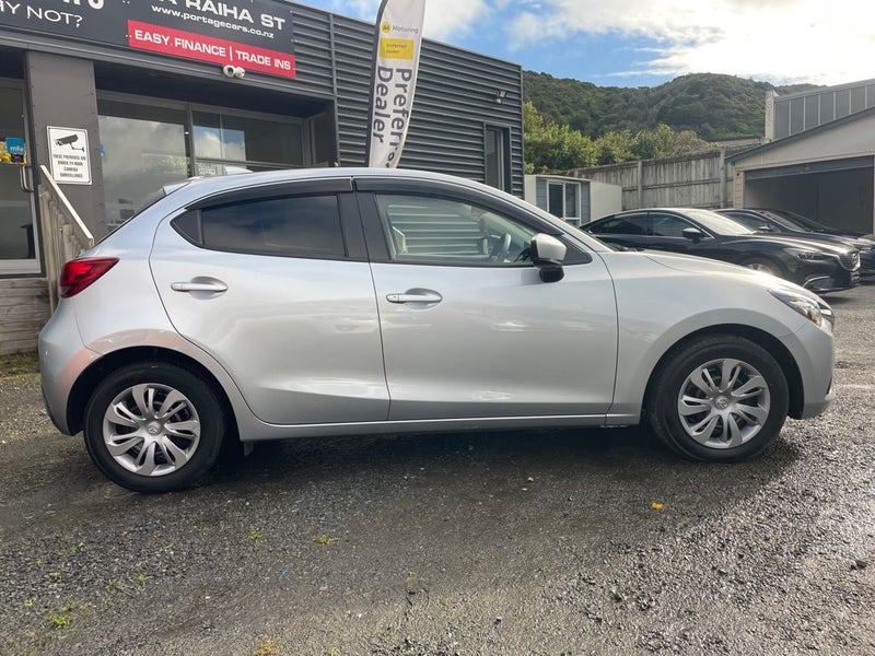 2017 Mazda Demio 13S Super low KMS63613205999746111