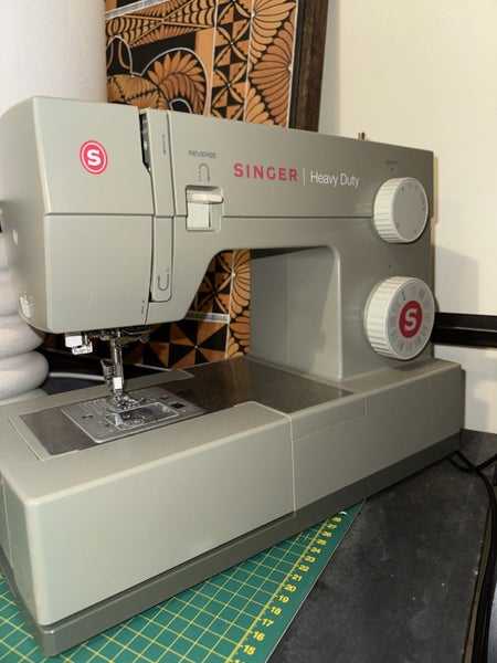 Singer heavy duty sewing machine Carousel 2