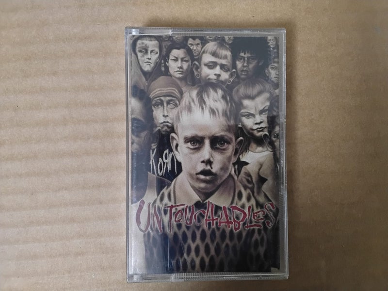 Korn – Untouchables Carousel 1