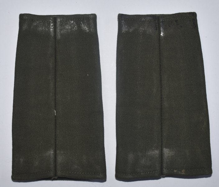 NZ ARMY LIEUTENANT SHOULDER STRAPS – DACRON Carousel 2