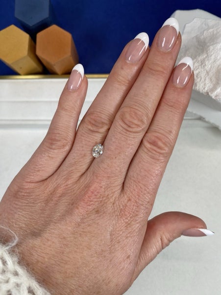 $1 RES ~ $1880 Retail * 1.05ct White Diamond Oval Cut VS263621285192067114