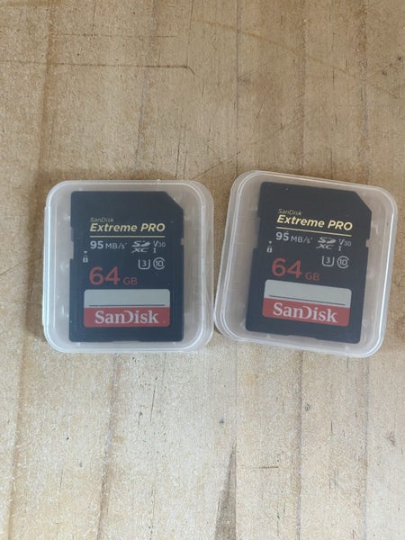 Nikon camera D7200 + Nikkor lens 35mm f/1.8G DX + 2x SanDisk 64GB Cards63616210360065113