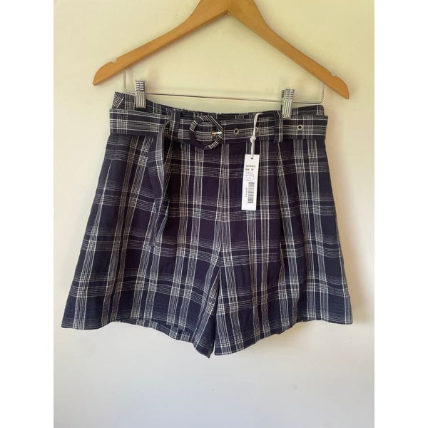 et alia Size XS Plaid Shorts Carousel 1