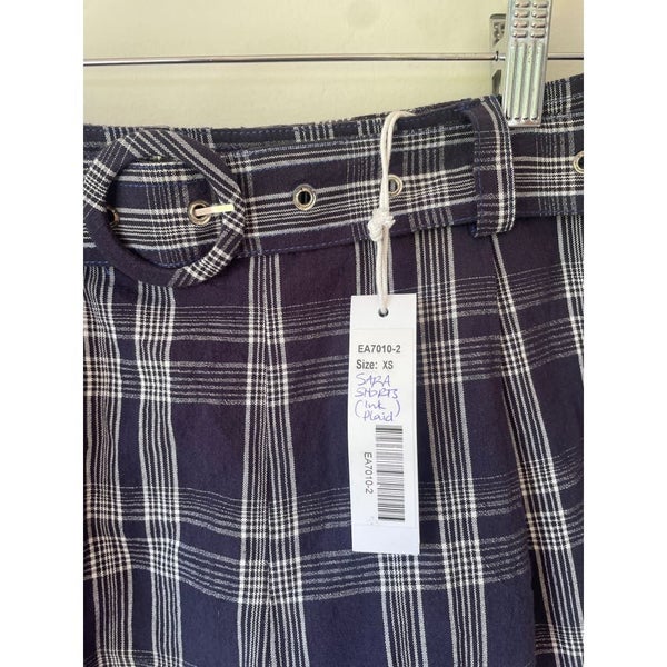et alia Size XS Plaid Shorts Carousel 2