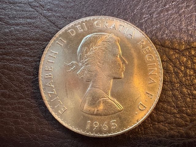 United Kingdom coin - Churchill Crown (uncirculated) Carousel 1