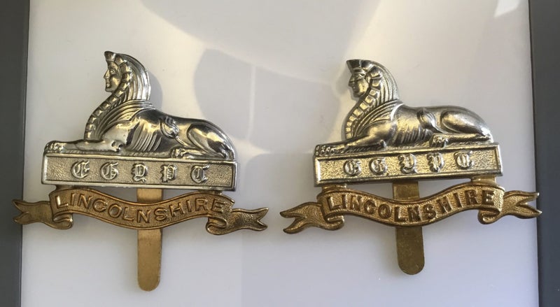 Two Lincolnshire Regiment Slider Cap Badges Carousel 1