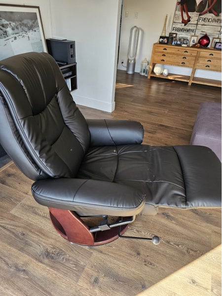 Recliner Chair - Brand New Condition63616212627330112