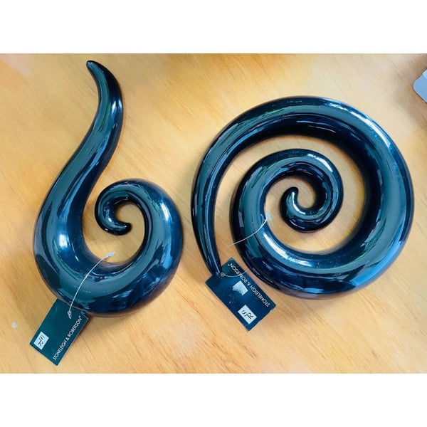 Set of 2 Stonleigh & Roberson Black Ceramic Koru Wall Hangings Carousel 1