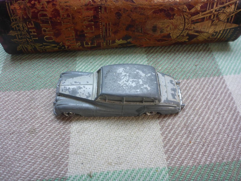 Vintage Dinky Diecast Toy Car No. 150 Rolls-Royce Silver Wraith Die Cast Toy Carousel 2