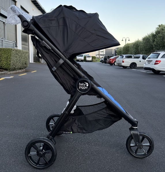 Clearance price Blue City mini GT 2 Baby jogger pram, 3-wheels stroller Carousel 1