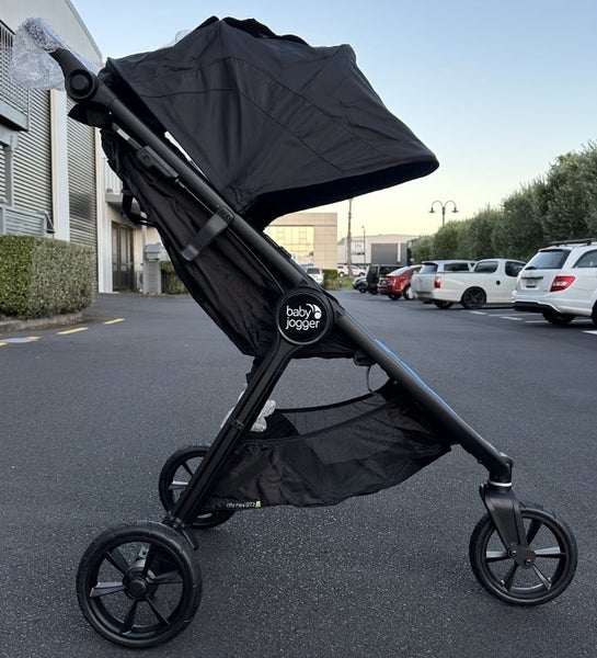 Clearance price Blue City mini GT 2 Baby jogger pram, 3-wheels stroller Carousel 2