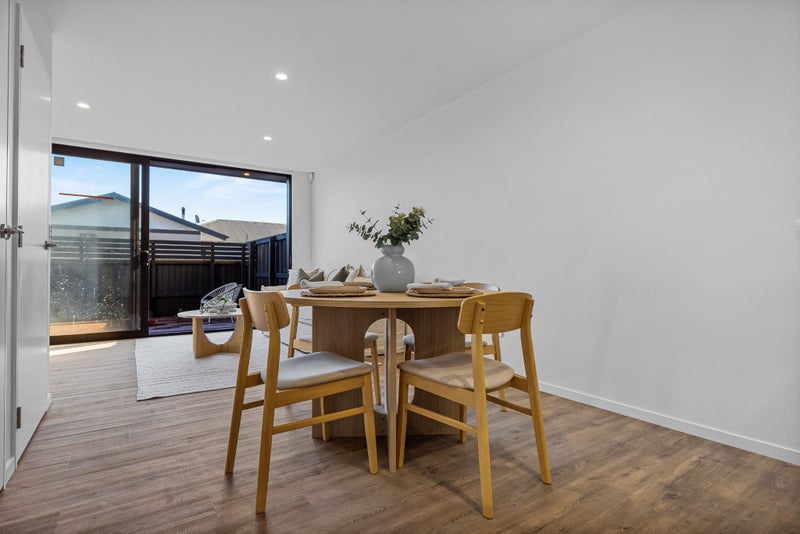 Downstairs Toilet, Breakfast Island & Garage...63614614273026114