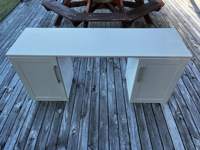 Twin Cabinets with Shelves & Top Carousel 1
