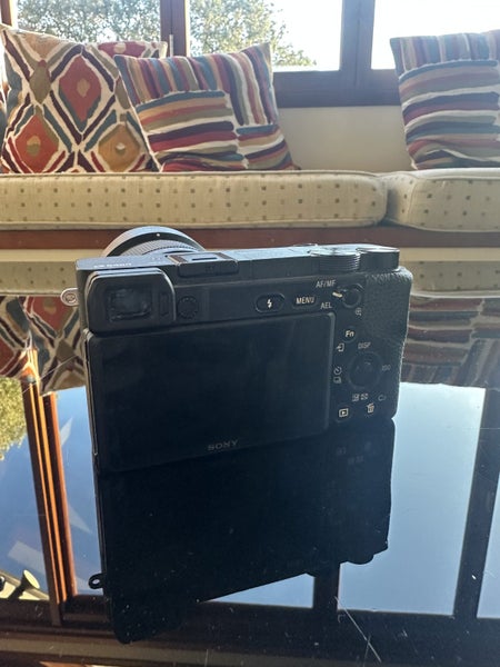 Sony a6400 with Viltrox 20mm f2.863616344082690111