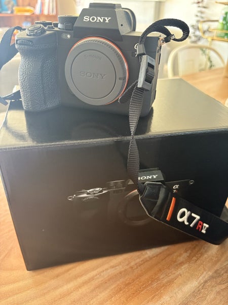 Sony A7R V Full-Frame Alpha Camera – Like New + 1.5 Years Warranty63616343725698111