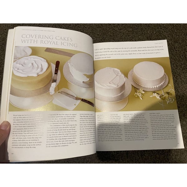 The Essential Guide to Cake Decorating - Bay Books64226831215363113