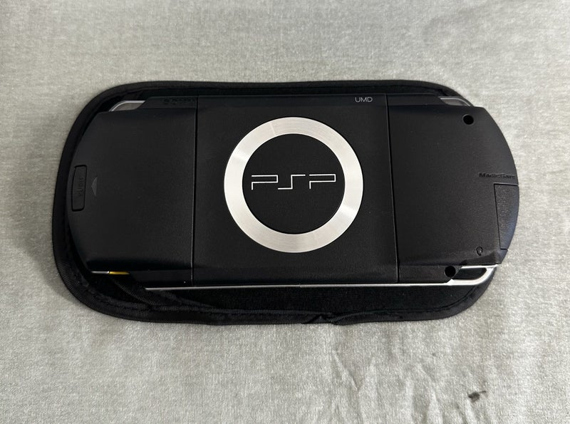 PlayStation Portable 1000 – Piano Black | Great Condition | Boxed Carousel 3