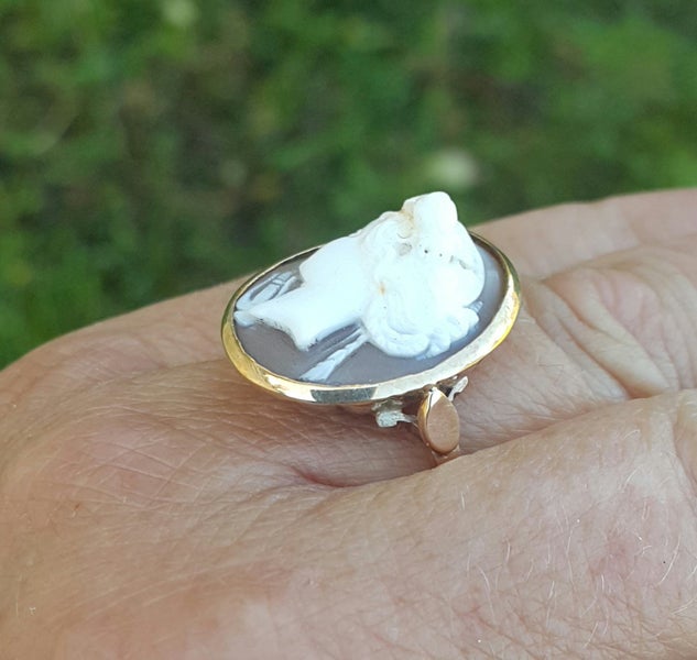 Antique Large 9ct Gold High Relief Cameo Ring, 8grams Carousel 17