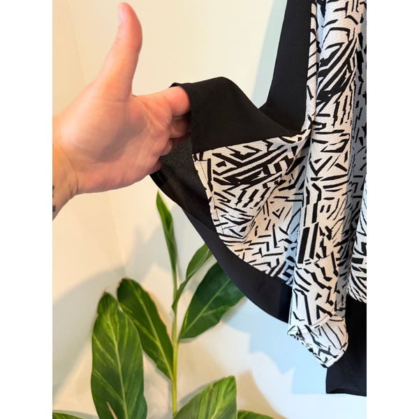 VIRTUELLE Size S/M Batwing Open Cardigan - Black & White Abstract Print Carousel 4