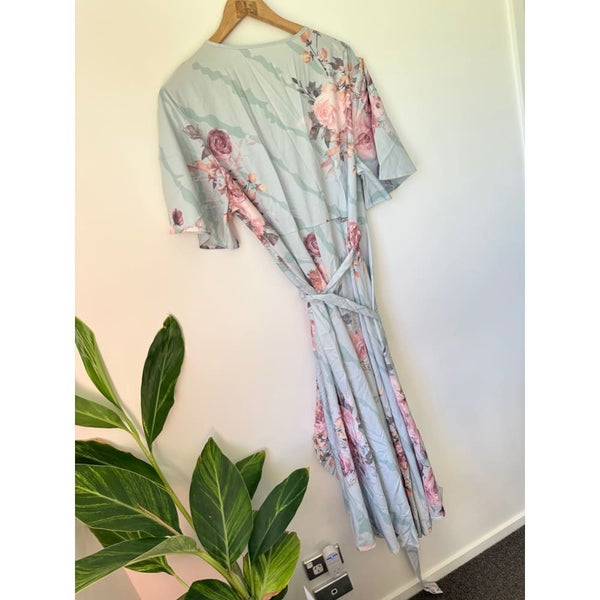 Shein Curve Size 1XL Floral Print Wrap Dress Carousel 2