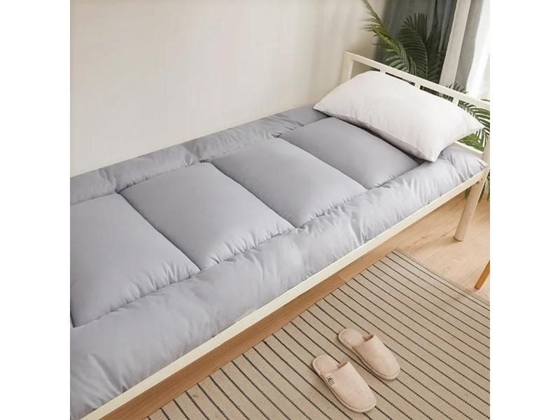 Folding Bed Mattress On Floor Soft 150x200 Mattress Good Ventilation Carousel 1