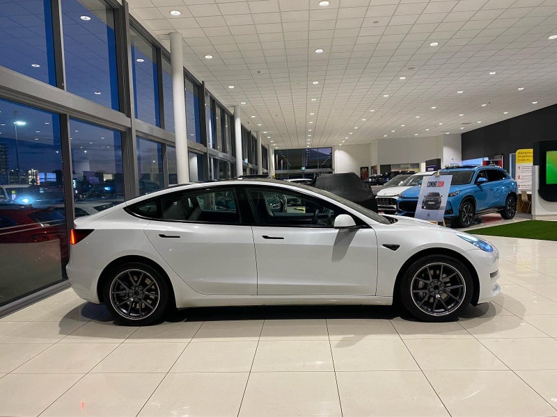 2021 Tesla Model 3 Standard Range Plus63613209255297113