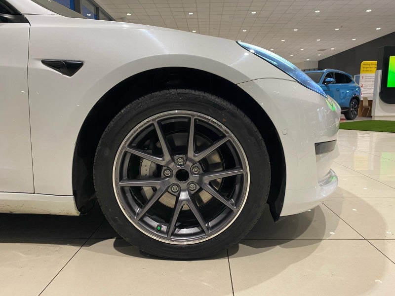 2021 Tesla Model 3 Standard Range Plus63613209255297114