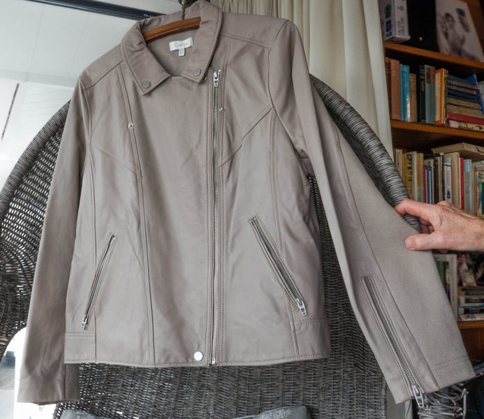 Capture leather jacket, as new with tags636163557969951123