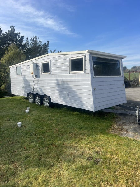 Tiny home on wheels Carousel 1
