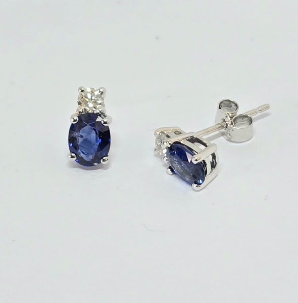 $3,650 18ct Sapphire and Diamond Earrings Carousel 1
