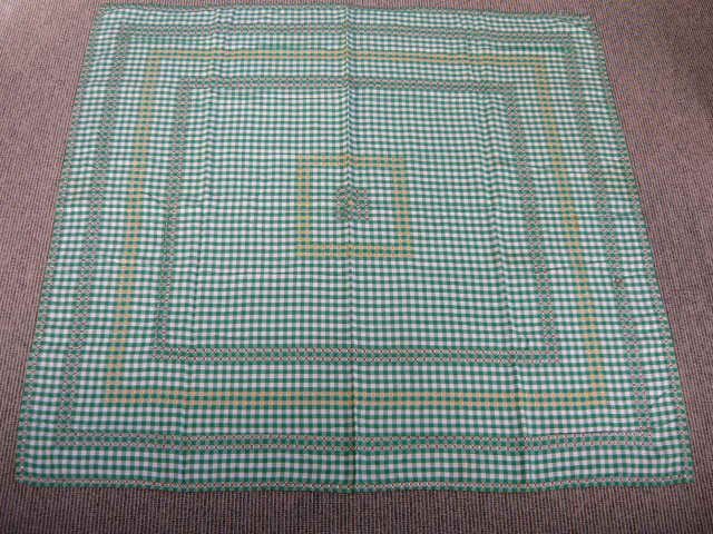 OLD VINTAGE CROSS STITCH TABLE CLOTH. Carousel 2
