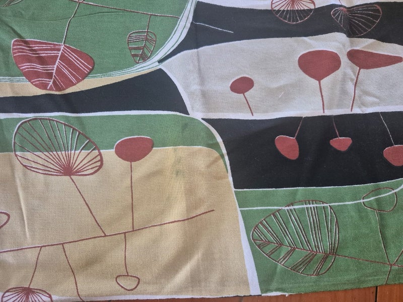 Wonderful Vintage Fabric - Mid-Century Design. 3 Metres x 188 cm Carousel 2