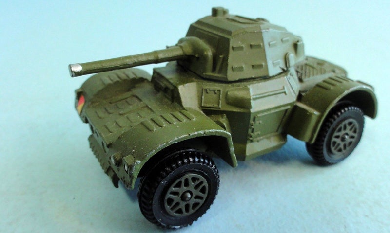 #20 Dinky Toys Army 676 Daimler Armoured Car ~ Late Issue Carousel 1